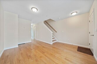 285 Lake St in Weymouth, MA - Building Photo - Building Photo