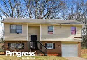 2530 Candler Woods Dr