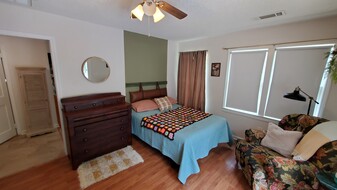 191 Thurston Dr NW, Unit Retro Studio in Gainesville, GA - Building Photo