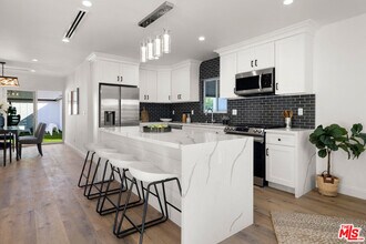 5928 Tobias Ave in Los Angeles, CA - Building Photo - Building Photo