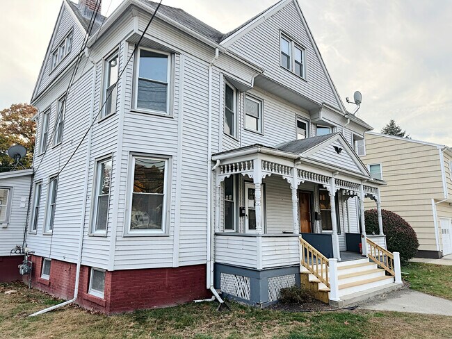 154 Hawthorne Ave in Derby, CT - Building Photo - Building Photo