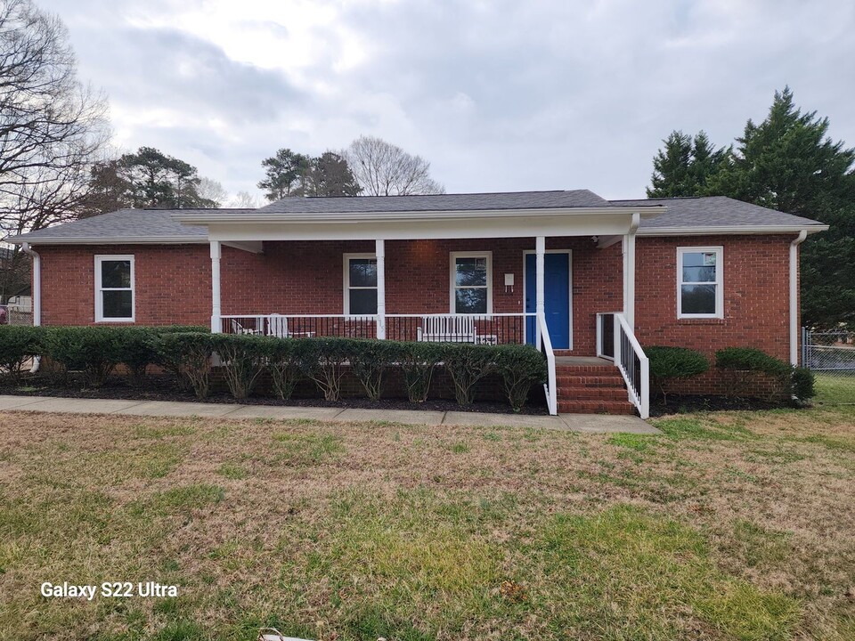 815 Norton Dr in Gastonia, NC - Building Photo