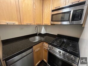 East 79th Street in New York, NY - Foto de edificio - Building Photo