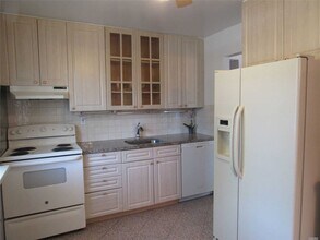23-17 Bell Blvd-Unit -3 in Queens, NY - Building Photo - Building Photo