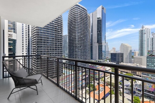 999 SW 1st Ave, Unit 2502 in Miami, FL - Building Photo - Building Photo