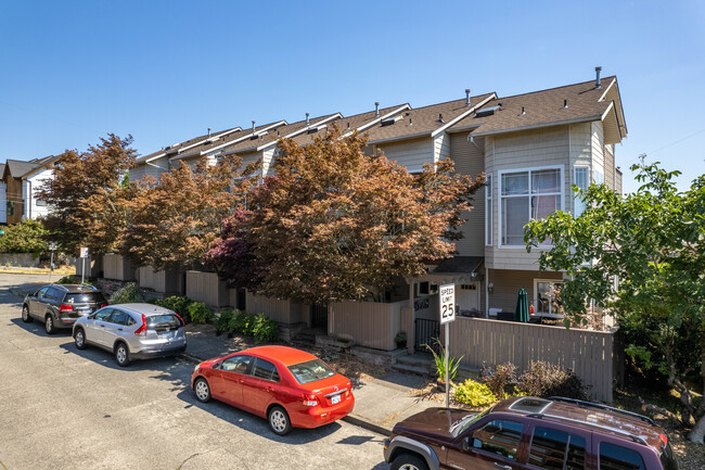 LINDEN TOWNHOMES CONDOMINIUM in Seattle, WA - Building Photo - Building Photo