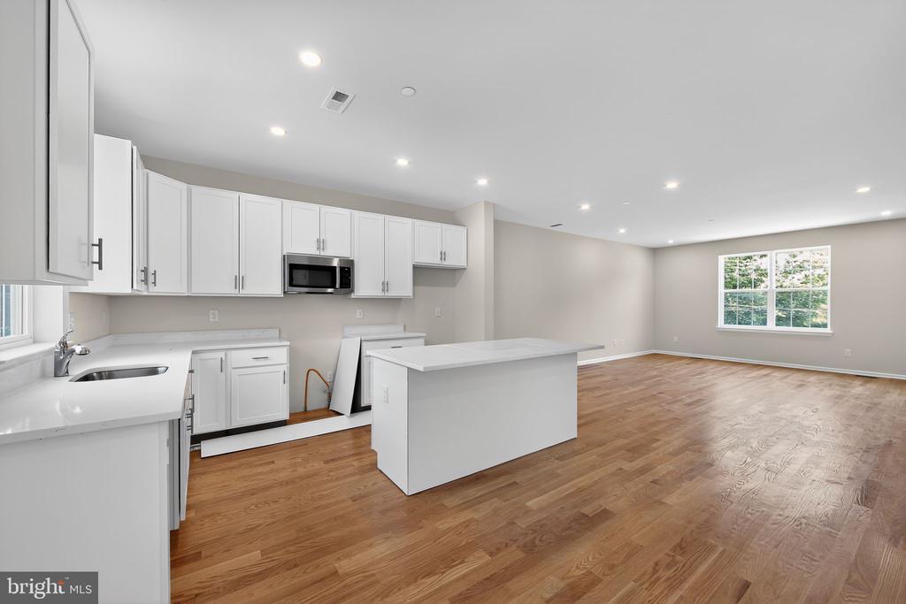 43 Roosevelt Ave in Hatfield, PA - Building Photo