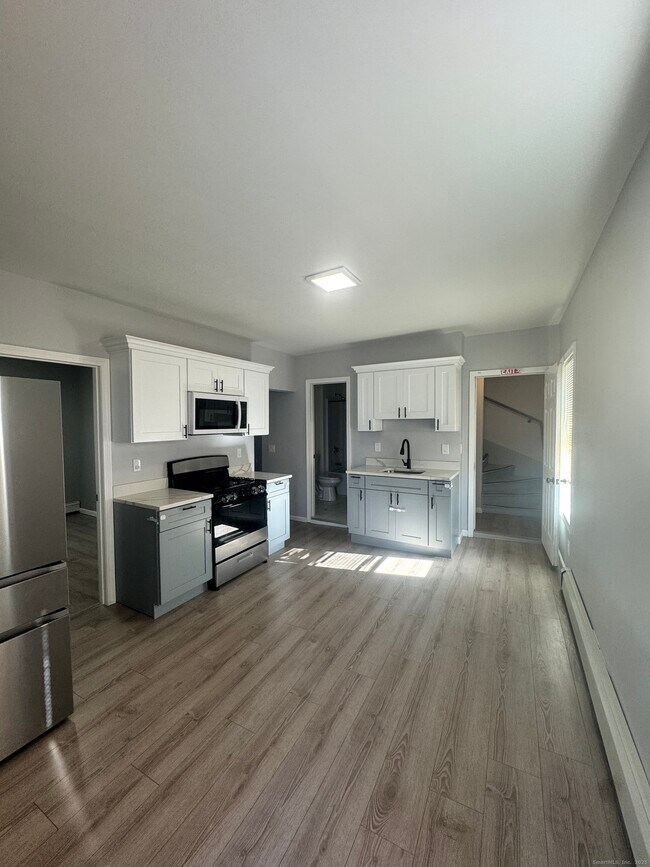 290 Orange St in Waterbury, CT - Building Photo - Building Photo