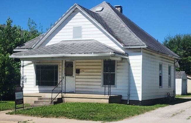 property at 716 N 25th St