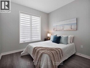 3186 Mintwood Cir in Oakville, ON - Building Photo - Building Photo
