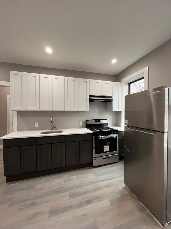 12 Bergen Ave, Unit 13 in Jersey City, NJ - Building Photo - Building Photo