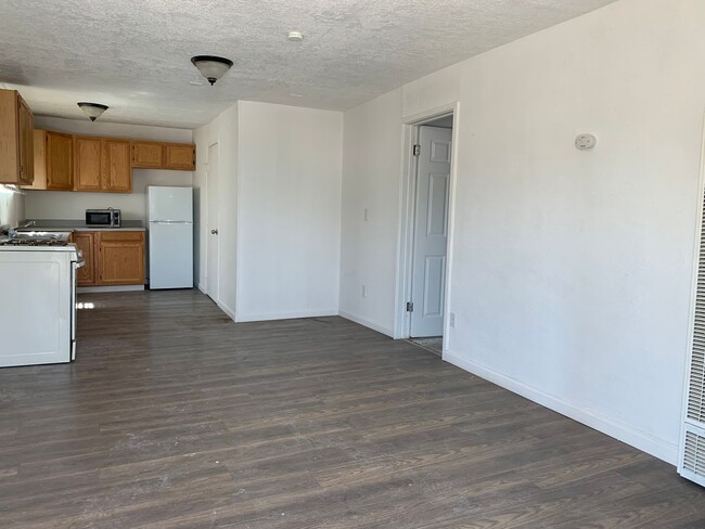 8213 Bell Ave SE in Albuquerque, NM - Building Photo - Building Photo