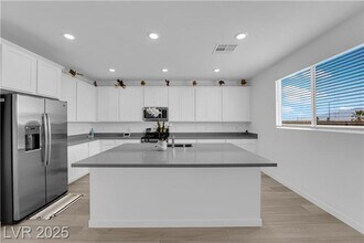 6704 Chargehand Ave in Las Vegas, NV - Building Photo - Building Photo