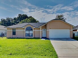266 Magellan Dr in Kissimmee, FL - Building Photo