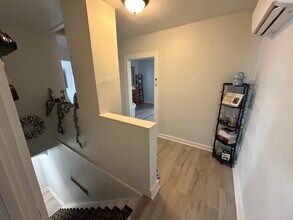 207 S Jefferson St, Unit Upstairs Unit in Ossian, IN - Foto de edificio - Building Photo