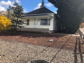 15796 SW Willamette St in Sherwood, OR - Building Photo - Building Photo