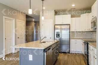 3708 Oak Leaf Wy in Greenville, NC - Foto de edificio - Building Photo