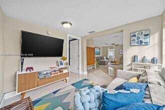 4455 SW 10th St in Miami, FL - Building Photo - Building Photo