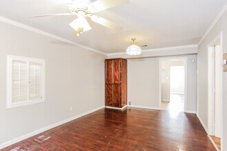 8914 Cardella Ave in Dallas, TX - Building Photo - Building Photo