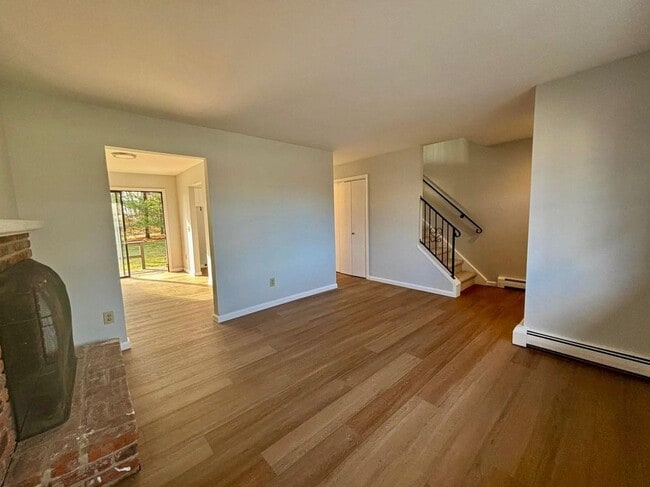 7 Homestead Ln in Brookfield, CT - Foto de edificio - Building Photo