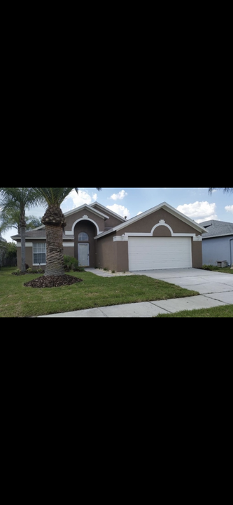 29521 Crossland Dr in Zephyrhills, FL - Building Photo