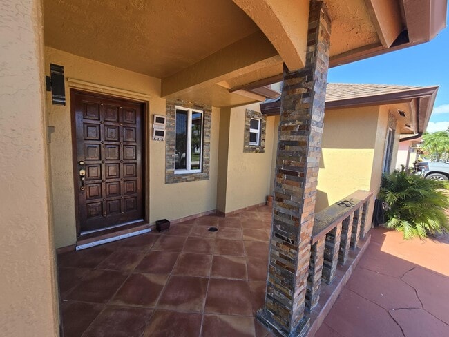 18110 SW 139th Ct in Miami, FL - Building Photo - Building Photo