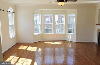 12652 Aubrey Glen Terrace in Woodbridge, VA - Building Photo - Building Photo