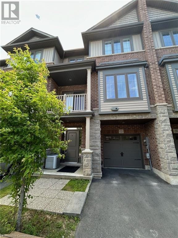 22 Ridgeside Ln
