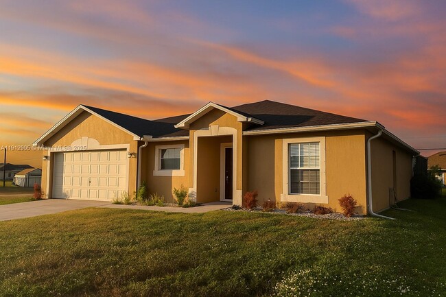 2001 NE 14th St in Cape Coral, FL - Building Photo - Building Photo