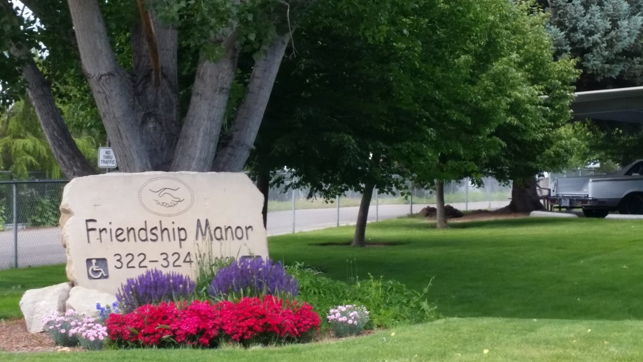 Friendship Manor Senior Apartments in Caldwell, ID - Building Photo