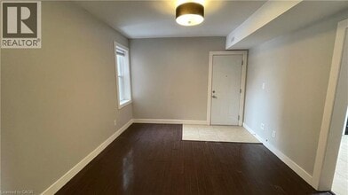 1544 King St E in Hamilton, ON - Building Photo - Building Photo