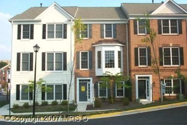 property at 2463 Huntington Park Dr