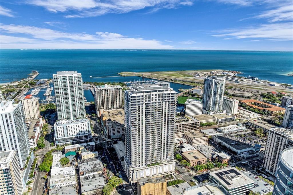 275 1st Ave S in St. Petersburg, FL - Building Photo