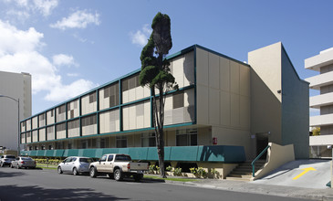 Liona Apartments in Honolulu, HI - Building Photo - Building Photo