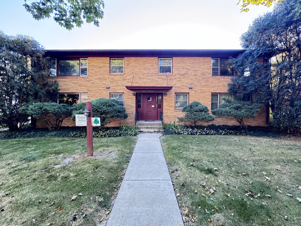 321 Palomino Ln, Unit 2S in Madison, WI - Foto de edificio