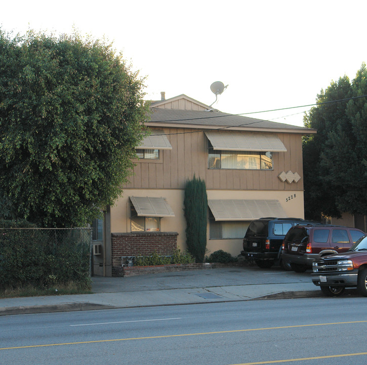 5228 Cahuenga Blvd in North Hollywood, CA - Building Photo