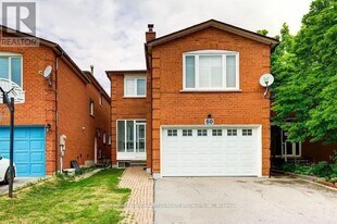 60 Gayla St in Vaughan, ON - Building Photo