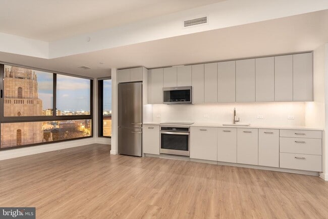 1630 Columbia Rd NW in Washington, DC - Foto de edificio - Building Photo