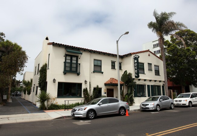 El Patio Hotel in Ventura, CA - Building Photo - Building Photo