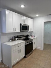 1335 NE Pine Island Ln in Cape Coral, FL - Building Photo - Building Photo