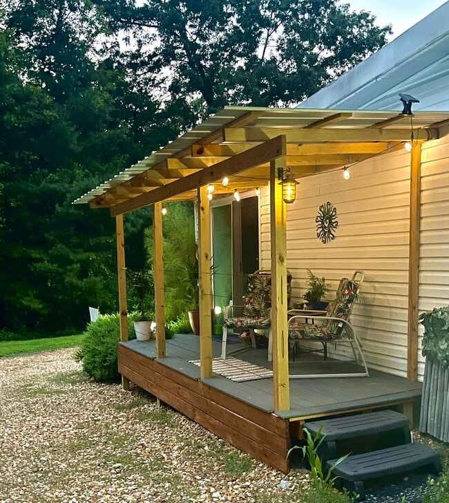 property at 3079 S Lee Hwy