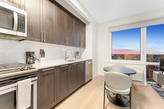 152-11 89th Ave in Queens, NY - Building Photo - Building Photo