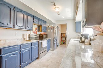 3200 Woodlark Dr in Fort Worth, TX - Building Photo - Building Photo