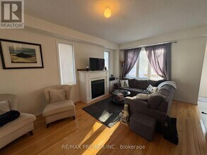 1001 Abram Ct in Innisfil, ON - Building Photo - Building Photo