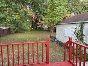 1060 Park Ave NE in North Canton, OH - Building Photo - Building Photo