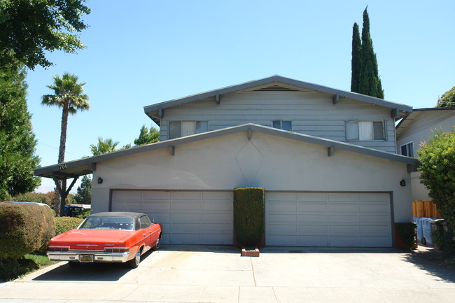 704 Concord Ave in San Jose, CA - Foto de edificio - Building Photo