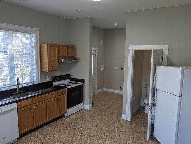 418 Main St, Unit 1st Fl