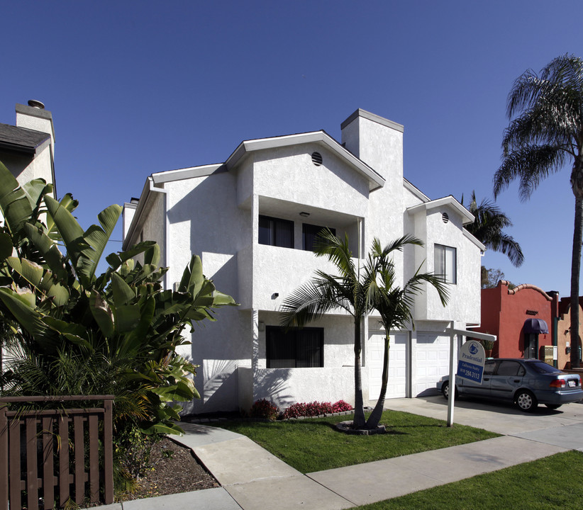 4657 Iowa St in San Diego, CA - Building Photo