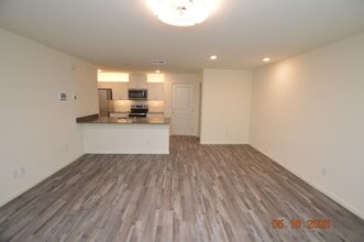 6952 Lynbridge St in Las Vegas, NV - Building Photo - Building Photo