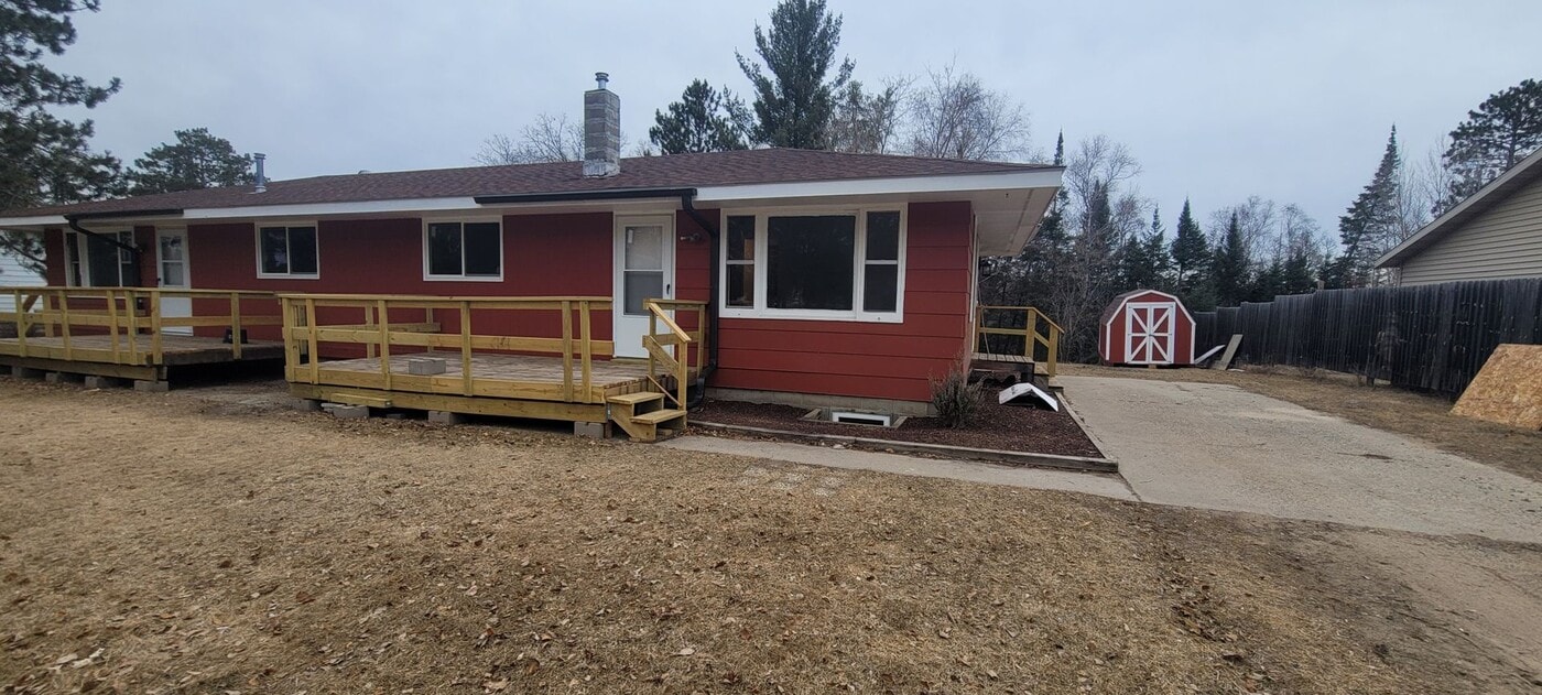 1821 Gregg Ct NW in Bemidji, MN - Building Photo